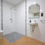Galihost - Enorme Casa Con Piscina En Villanueva De Arosa