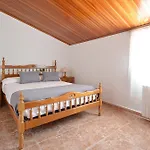 Galihost - Enorme Casa Con Piscina En * Villanueva De Arosa