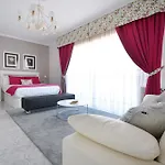 Galihost - Enorme Casa Con Piscina En