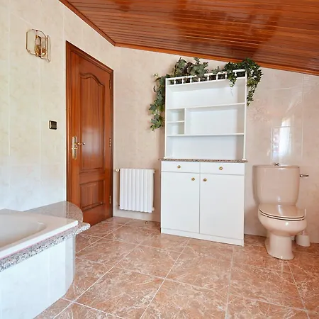 Holiday home Galihost - Enorme Casa Con Piscina En Villanueva De Arosa