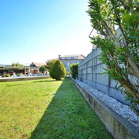 Galihost - Enorme Casa Con Piscina En