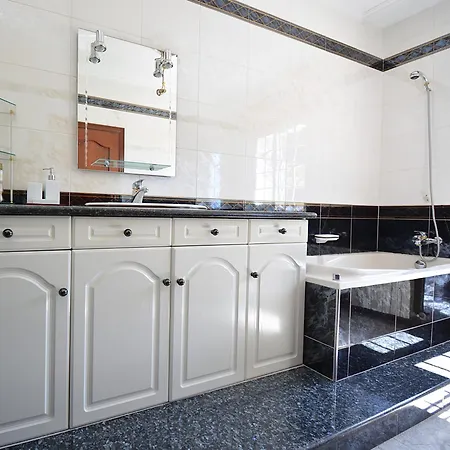 Galihost - Enorme Casa Con Piscina En בית נופש