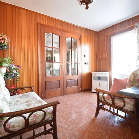 Galihost - Enorme Casa Con Piscina En Vilanova de Arousa